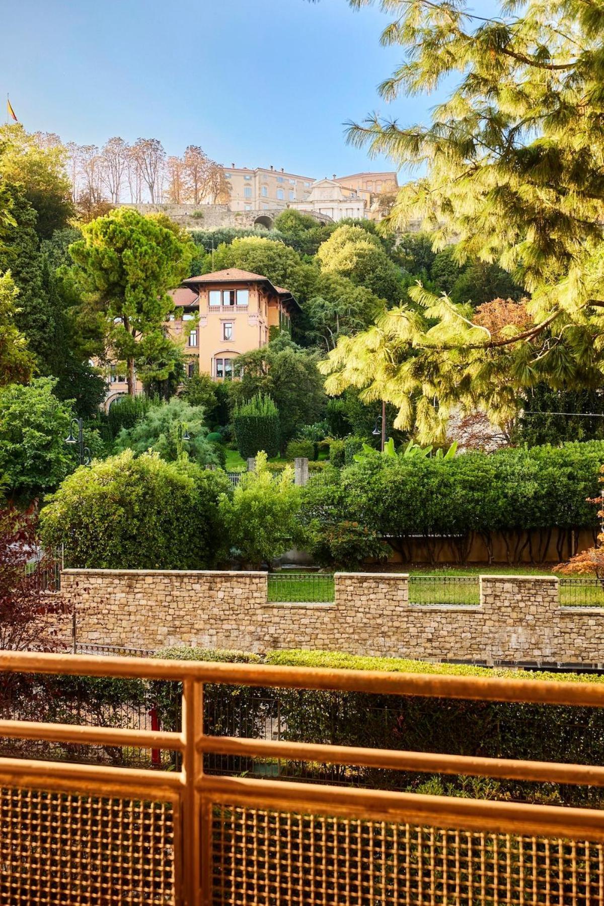 100M Dalla Funicolare Di Citta Alta- 10 Ospiti Bergamo Exterior foto